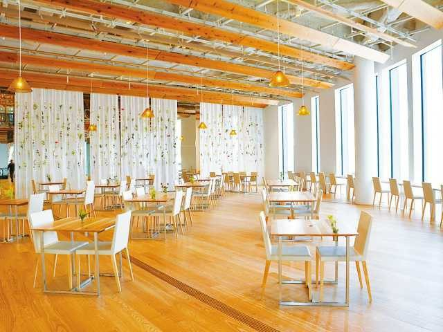 富山市ガラス美術館