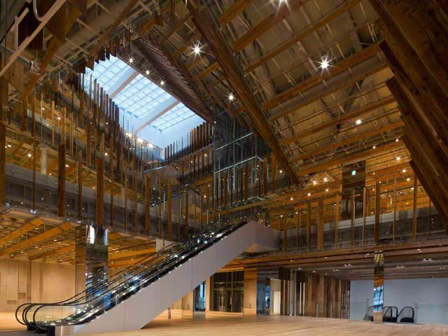 富山市ガラス美術館