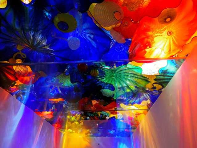 富山市ガラス美術館