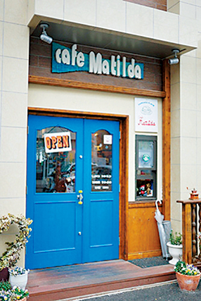 生地にはあま〜いさつまいも入り「CAFE MATILDA」