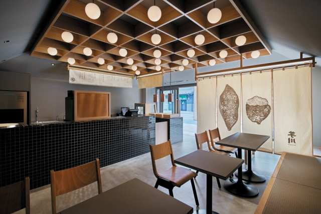 町家風の趣ある建物にショップが集合「小江戸横丁」