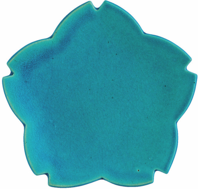 【沖縄土産×やちむん】まるで沖縄の海のようなペルシャブルー「桜皿」