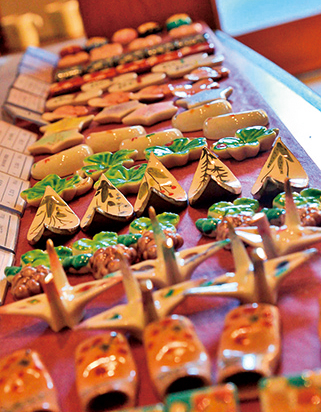 重厚な造りのおしゃれな陶器店「陶舗やまわ」