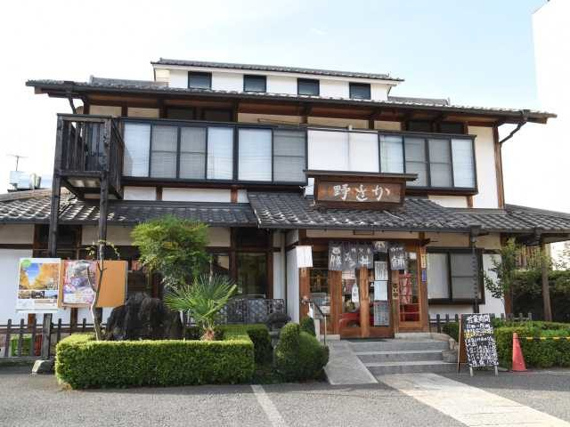 【羊山公園周辺×グルメ】肉汁たっぷりで忘れられない味「豚みそ丼本舗 お食事処 野さか」