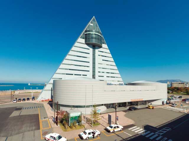 【青森観光おすすめの観光スポット】青森県観光物産館アスパム