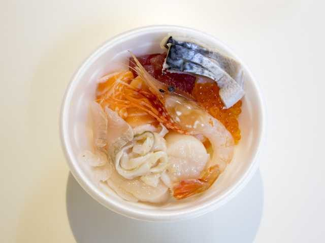 【青森観光おすすめの観光スポット】青森魚菜センター