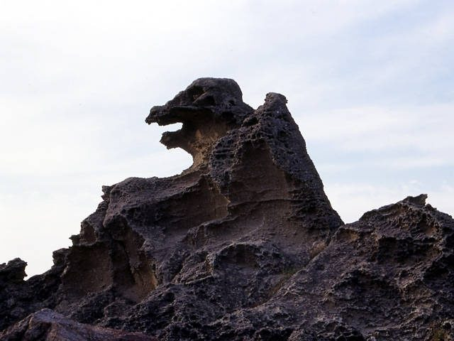 ゴジラ岩