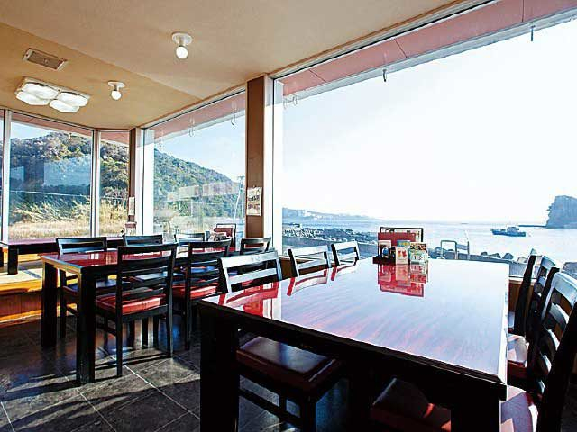 伊勢海老・活魚料理レストラン 珊瑚礁