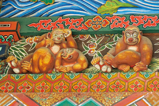 秩父神社の見どころ③「お元気三猿」