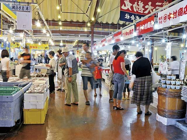 鳥取港海鮮市場 かろいち