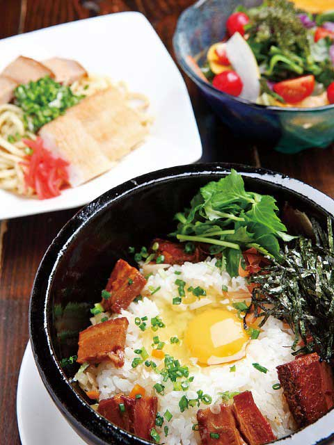 泡盛と沖縄料理 郷家