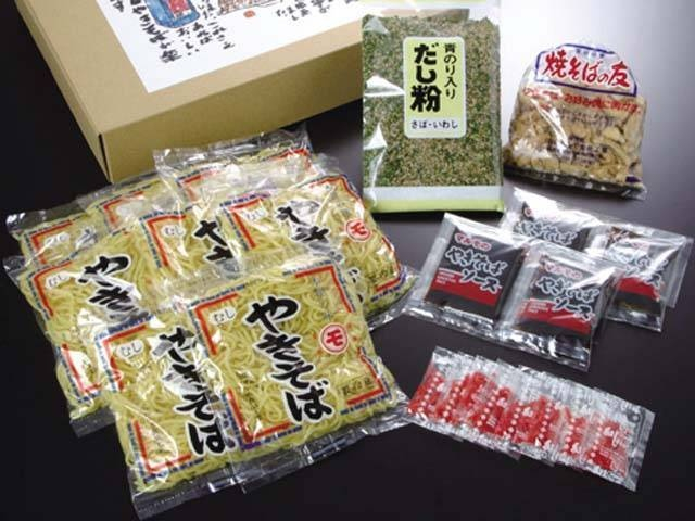 【山中湖からひと足のばして観光】富士宮やきそば学会アンテナショップ