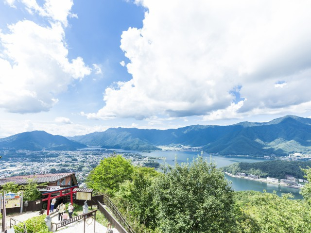 河口湖を望む絶景ロープウェイ「~河口湖~富士山パノラマロープウェイ」
