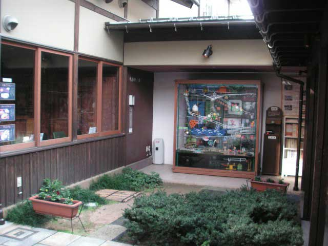 テイクアウト、お土産など個性的なお店がいっぱい「木屋町小路」