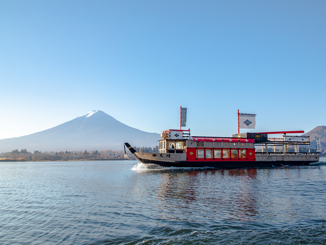 遊覧船から富士山を眺めよう「河口湖遊覧船 天晴」