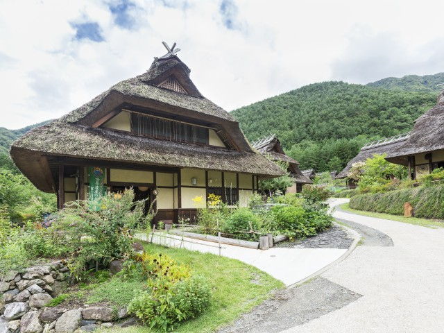 【山中湖からひと足のばして観光】西湖いやしの里 根場