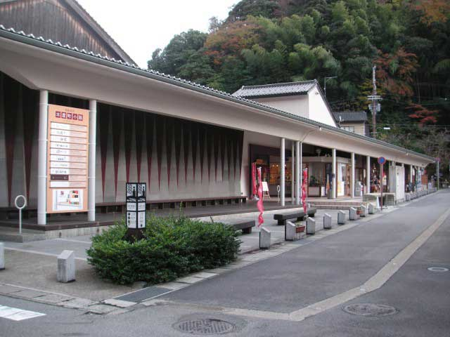 テイクアウト、お土産など個性的なお店がいっぱい「木屋町小路」