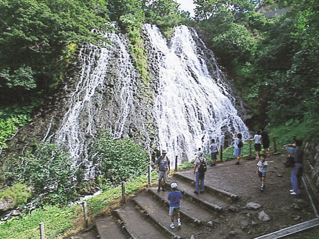 オシンコシンの滝