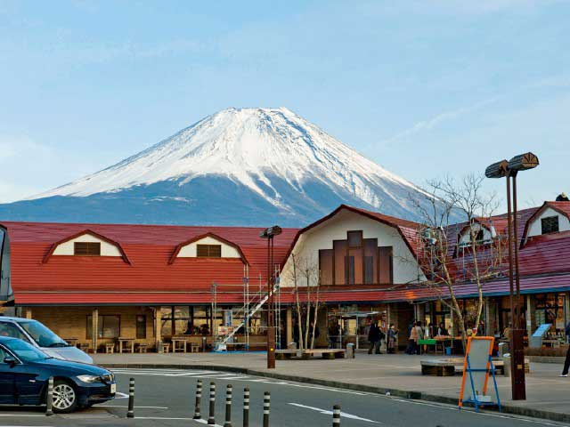 【山中湖からひと足のばして観光】道の駅 朝霧高原