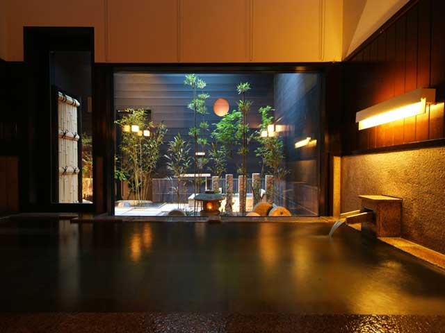 民芸モダン空間と充実の湯が魅力の初代カニすきの宿「湯宿 川本屋」