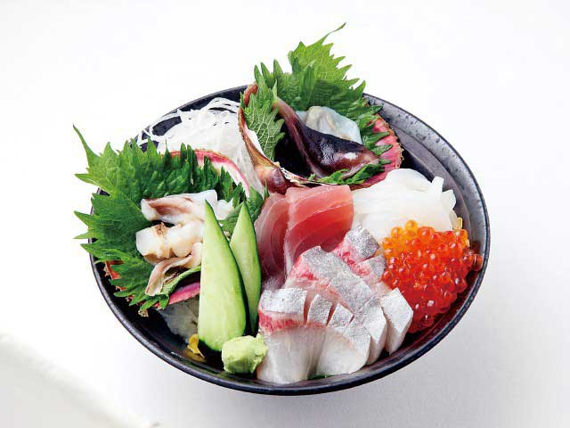 初夏の楽しみ。丹後とり貝など宮津の新鮮な魚介が味わえる「橋立大丸 本店」