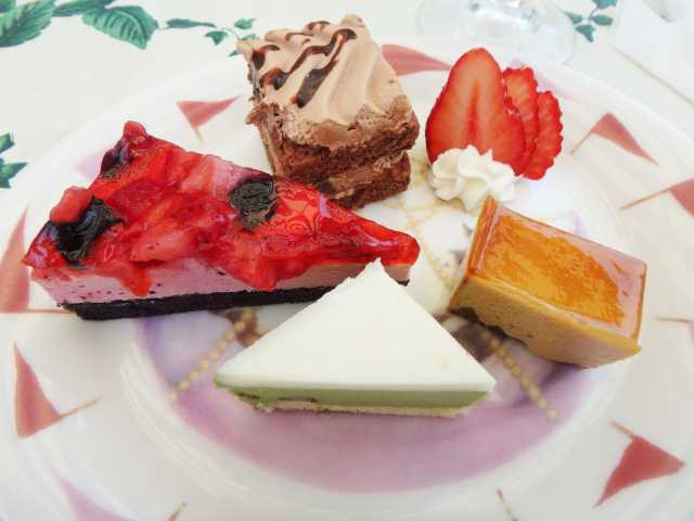 【山中湖からひと足のばして観光】オルソンさんのいちご