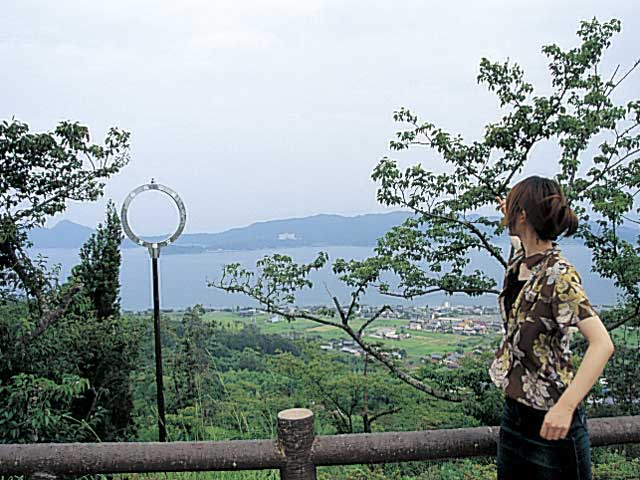 股のぞきで天にかかる橋を体感「天橋立傘松公園」