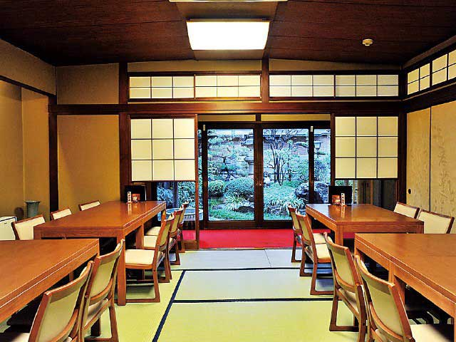 あつた蓬莱軒本店