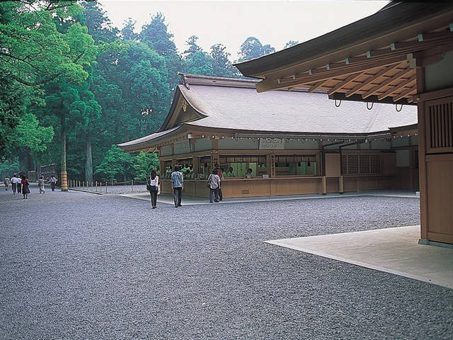 【志摩エリアからひと足のばして観光】豊受大御神を祀る「伊勢神宮・外宮」