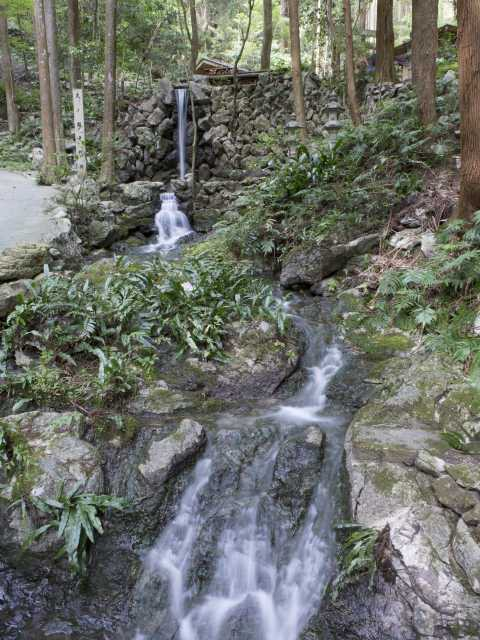 【志摩エリアのおすすめ観光スポット】清水が湧く伝説の洞窟「天の岩戸」