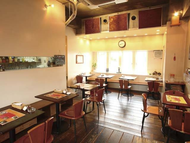 CAFE DINING BEAR FRUITS