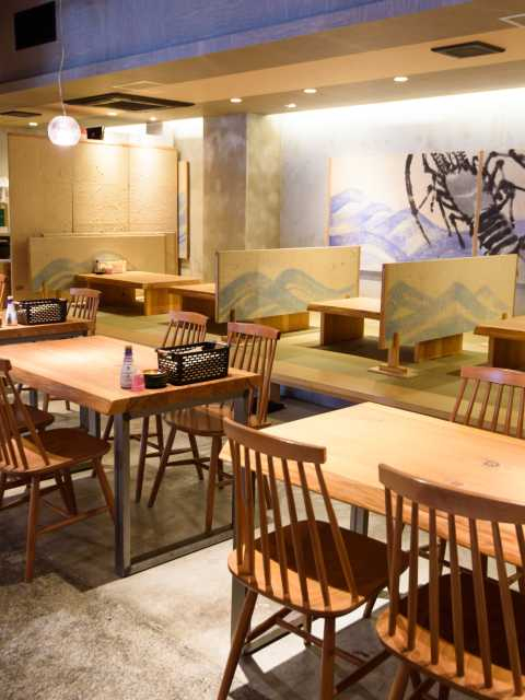 【志摩エリアからひと足のばして観光】新鮮な魚介を気軽に味わえる店「鈴木水産 外宮参道店」