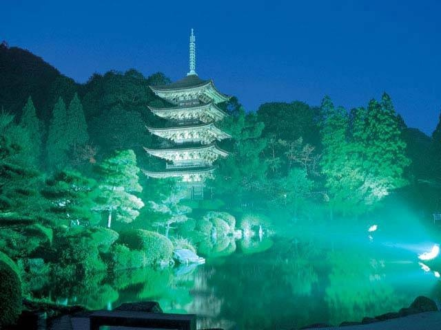 国宝瑠璃光寺五重塔