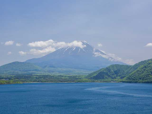 【山中湖からひと足のばして観光】本栖湖