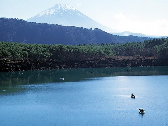 【山中湖からひと足のばして観光】西湖