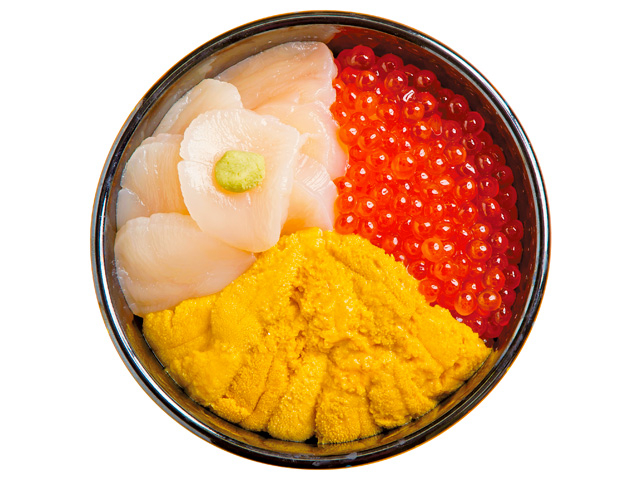 ふっくらご飯の上にほたて、イクラ、ウニがたっぷり「味処 きくよ食堂 本店」