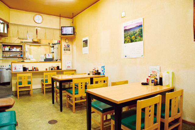 あっさりシンプルな老舗の味「滋養軒」