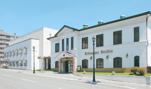 函館で最も歴史のある洋食店で伝統の味をカジュアルに楽しむ「五島軒 レストラン雪河亭」