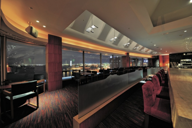 【函館×夜景が見えるレストラン&バー】窓一面に函館港の夜景が広がる「ル・モン・ガギュー」