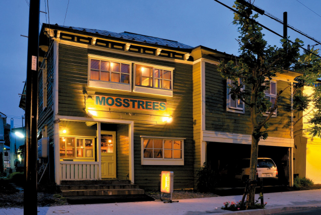 シックなムードのカフェレストラン「MOSSTREES」