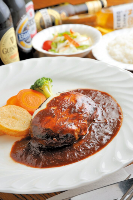 シックなムードのカフェレストラン「MOSSTREES」