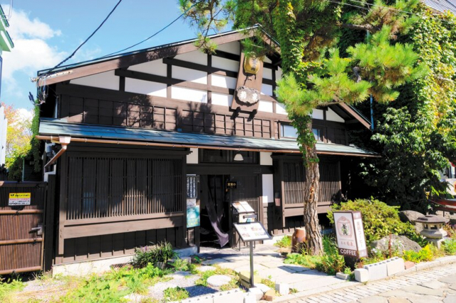 手作りのスイーツをお座敷で「茶房 菊泉」