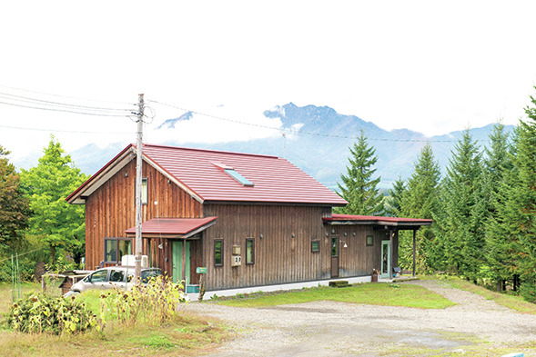 【十勝×カフェ】日高山脈が見える丘に建つ畑に囲まれた一軒家カフェ「パンカフェ しんしん」