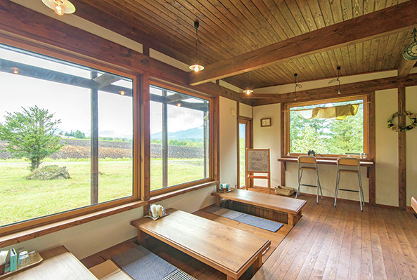 【十勝×カフェ】日高山脈が見える丘に建つ畑に囲まれた一軒家カフェ「パンカフェ しんしん」