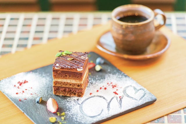 【十勝×スイーツ】季節限定ケーキも楽しみたい十勝素材のスイーツ「Atiro」