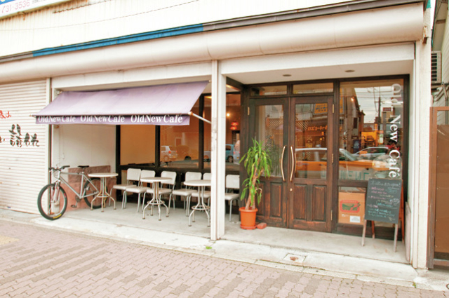 バリスタ渾身の一杯をシックな空間で「OLD NEW CAFE」