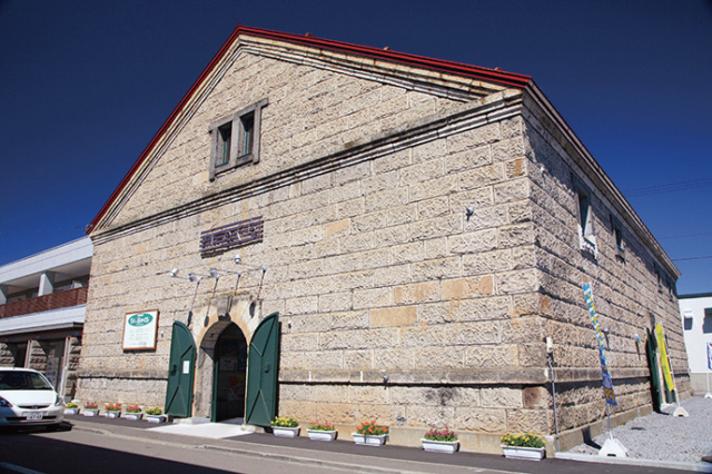 【札幌周辺の道の駅】美瑛産のコロッケや牛乳などを販売「びえい『丘のくら』