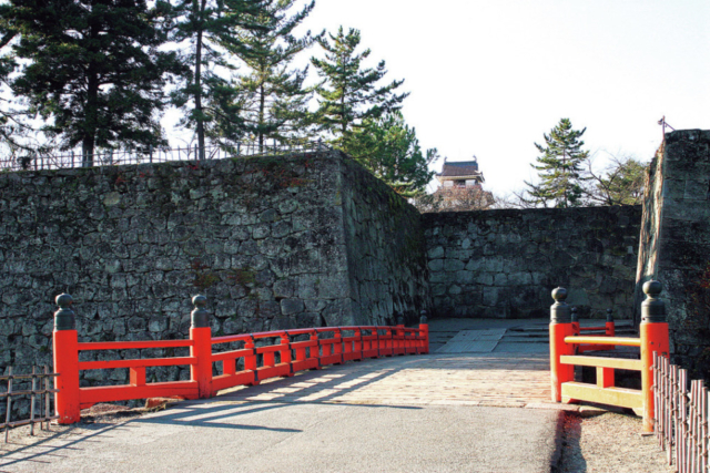 【鶴ヶ城の見どころ】1 廊下橋