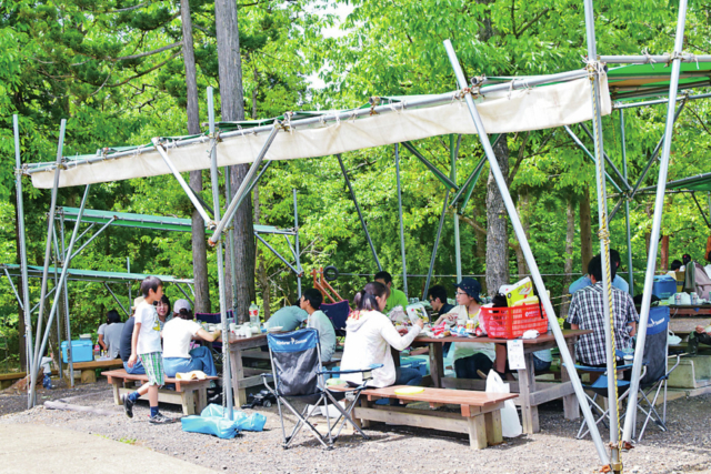 かつやま恐竜の森のグルメ:BBQガーデン