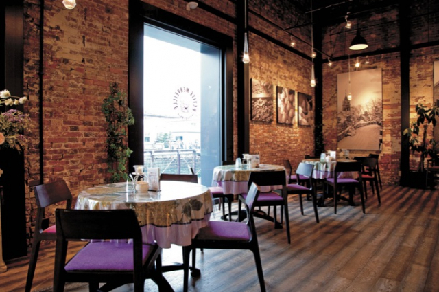 さやかな感動を味わえるスイーツ店「パティスリー プティ・メルヴィーユ BAYはこだて店」